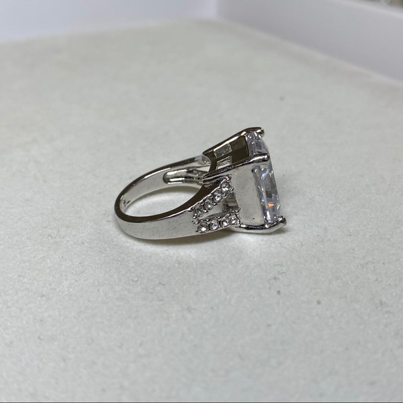 Bombshell Silver Ring - Picture 3 of 5